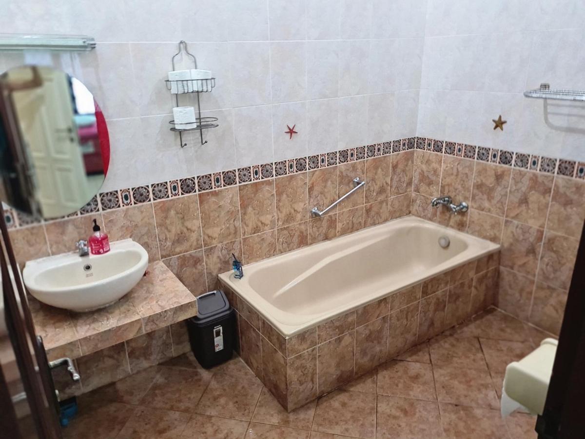Traveller Home Тангеранг Екстериор снимка
